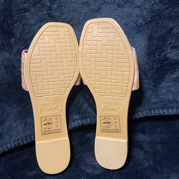 Rose gold Rhinestone slides - Picture 2 of 3